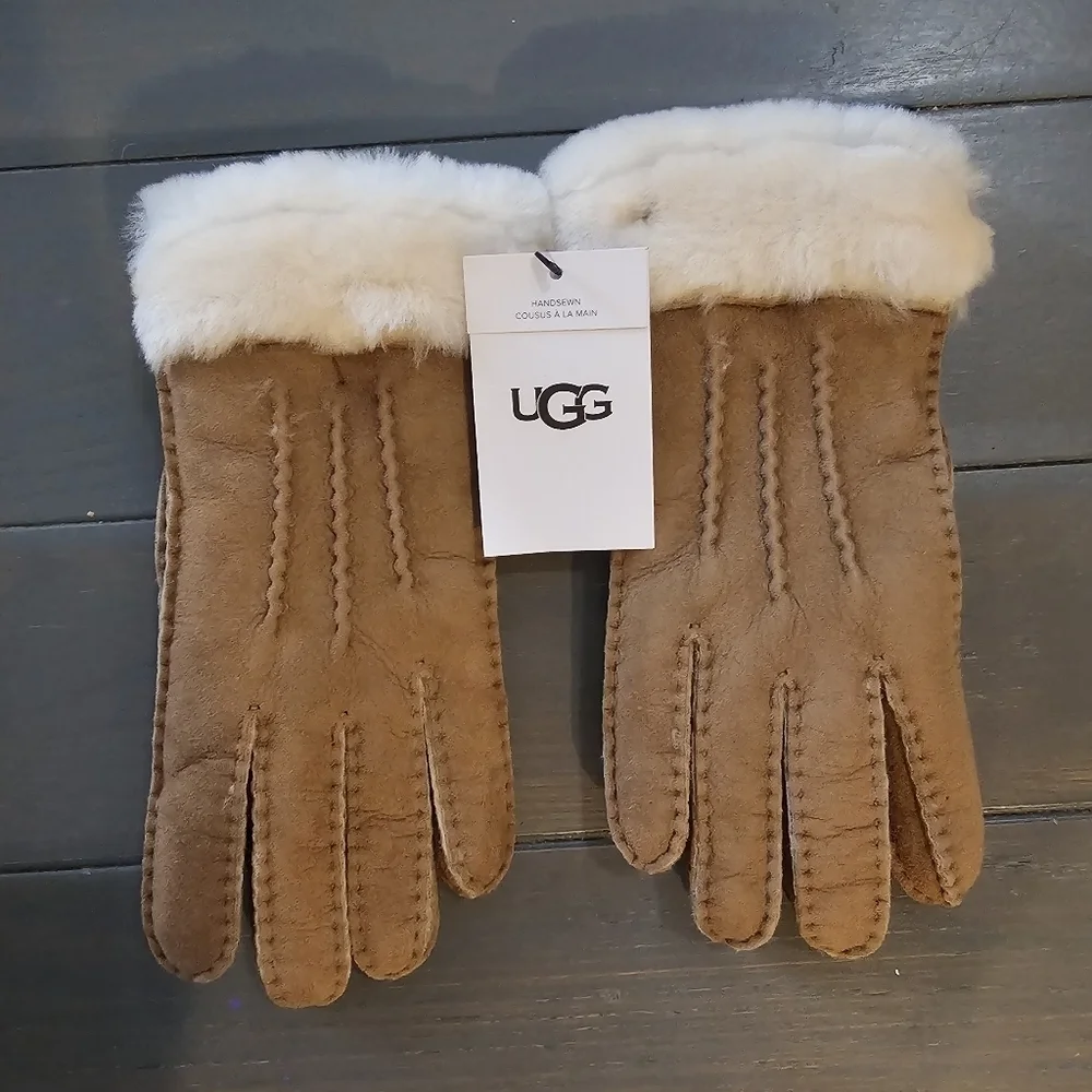 UGG Australia Women perforated Genuine Shearling Handmade Chestnut Gloves Small